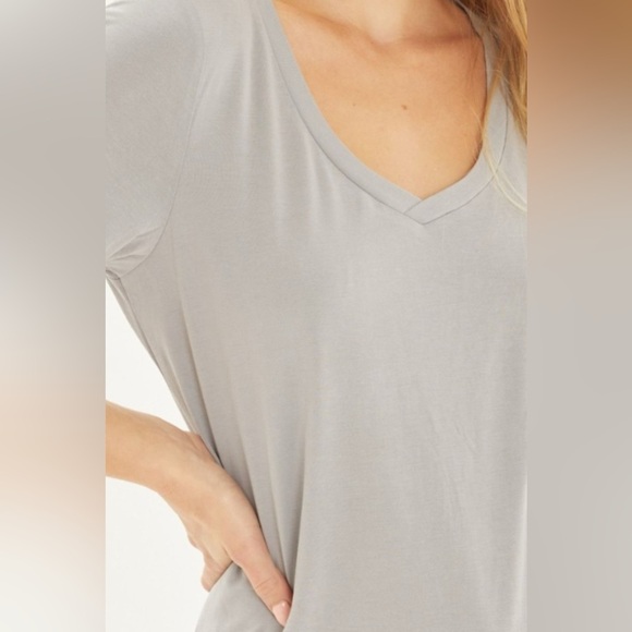 Love Tree V-Neck Short Sleeve T-Shirt - Picture 3 of 3